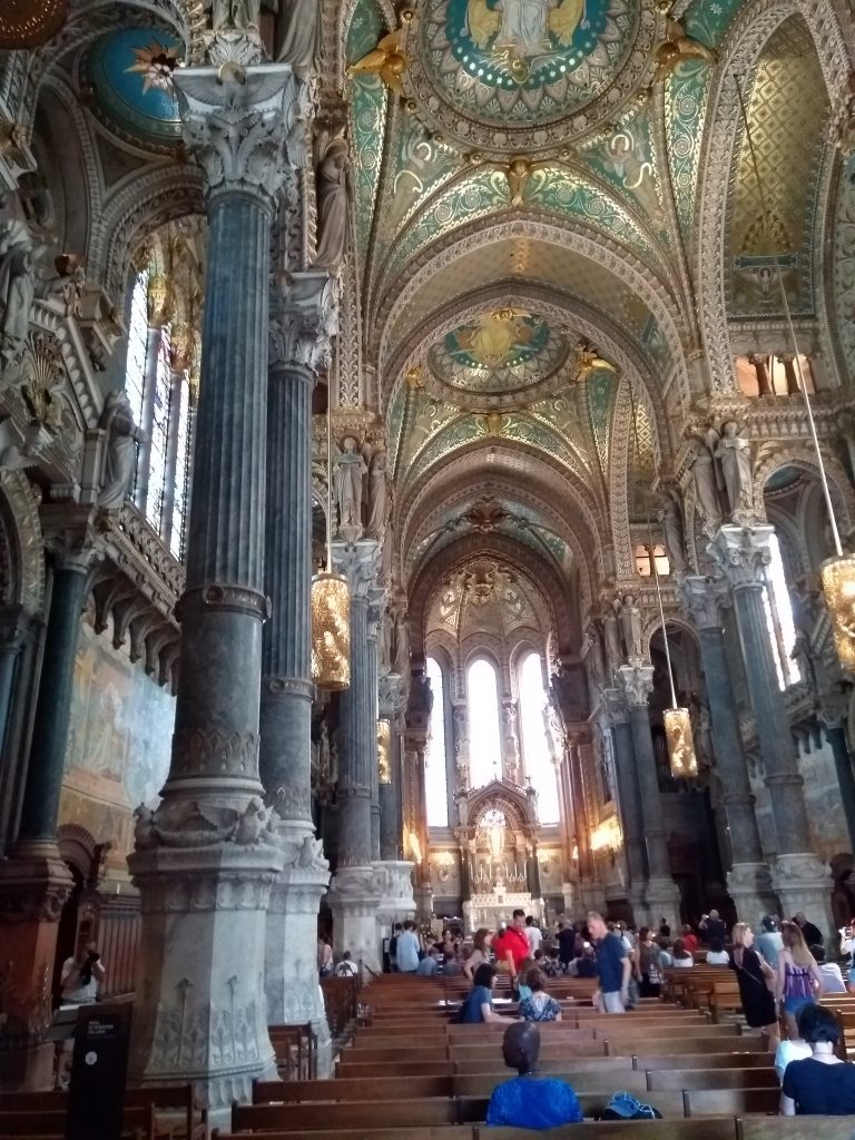 que ver en los alrededores de lyon