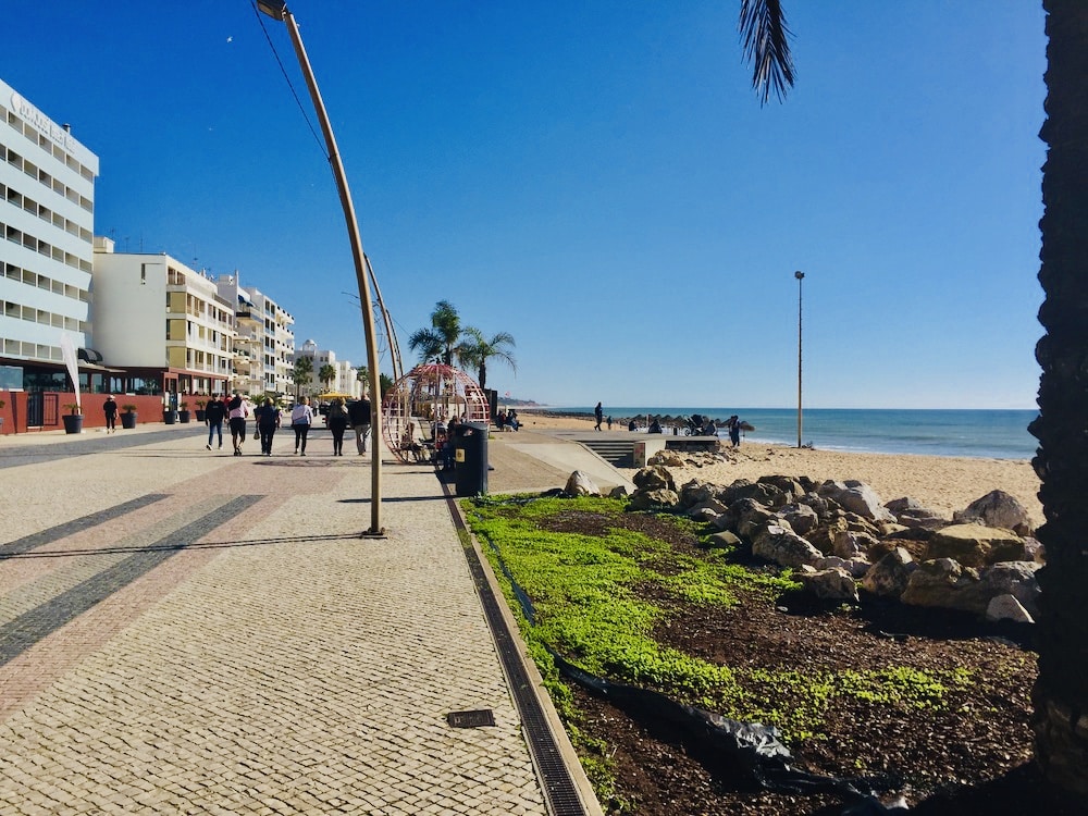 alojarse algarve portugal