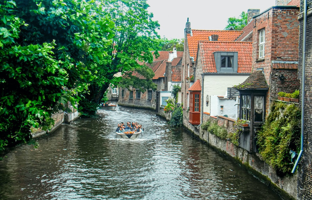 como ir de bruselas a brujas tren