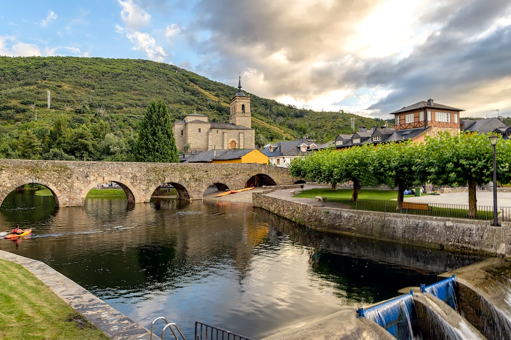 que ver en leon provincia y capital