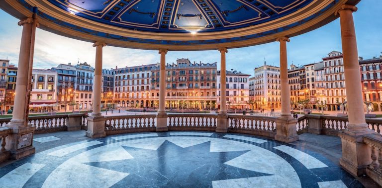 donde alojarse en pamplona