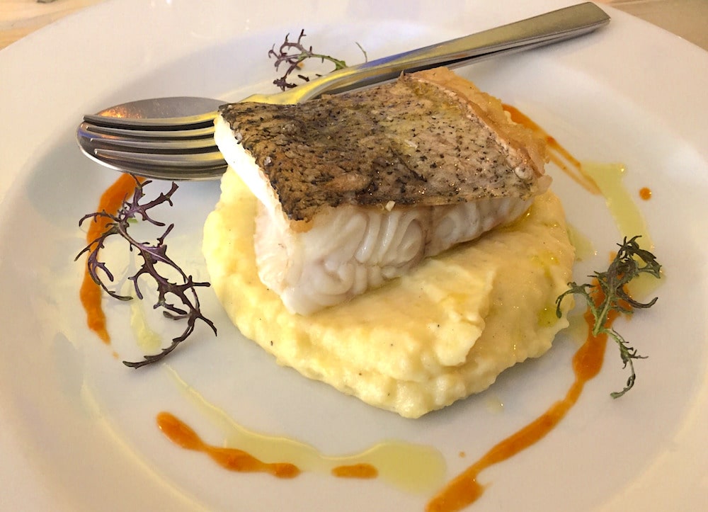 donde comer en santiago de compostela cerca de la catedral