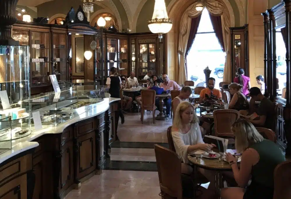 comer en budapest