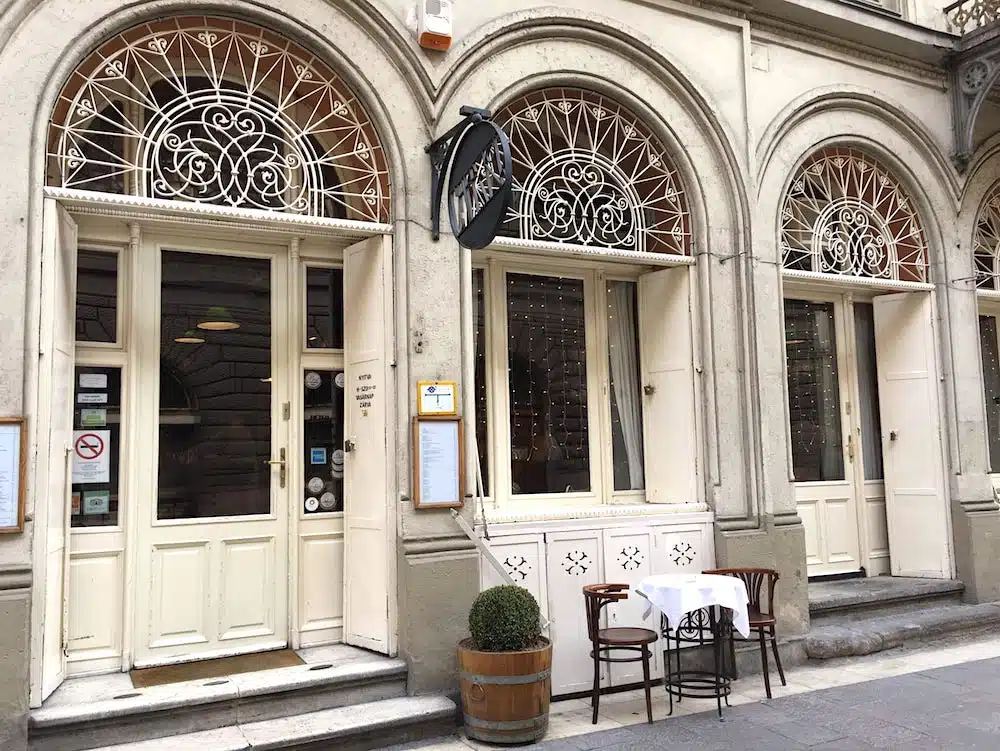 donde comer en budapest bueno y barato